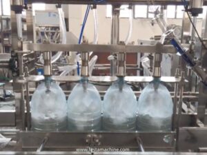 Linear Type 5L Bottle Water Filling Machine 3