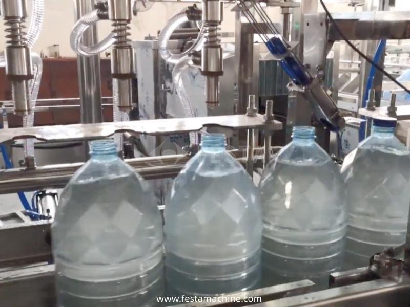 Linear Type 5L Bottle Water Filling Machine 4